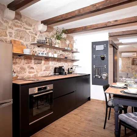 Apartment Heritage Stone House Retreat -free Parking